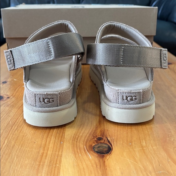 🐏Size 9 - NWT: UGG - Women’s Goldenstar Glide Sandals - Picture 7 of 16